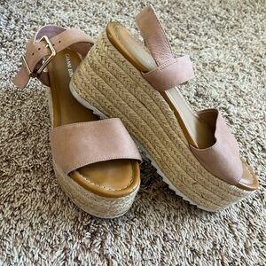 Gianni Bini Platform Sandals
